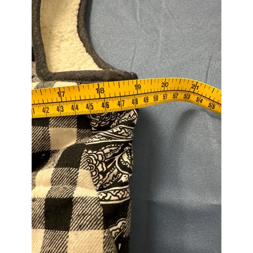 En‎ Creme Buffalo Plaid Sherpa Lined Puffer Vest Black White Bandana Side Small
